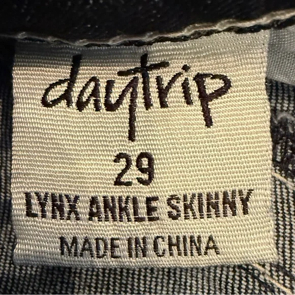Daytrip Jeans, Bundle - Size 29 - Picture 8 of 8